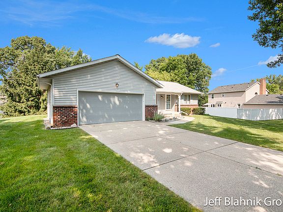 2nd image of 85 Canyon Dr NW