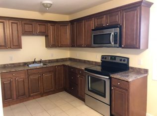 17 Lincoln St #2, Webster, MA 01570