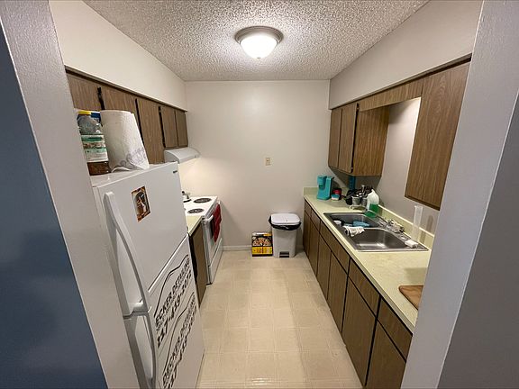 3rd image of 206 E Center St #11330122