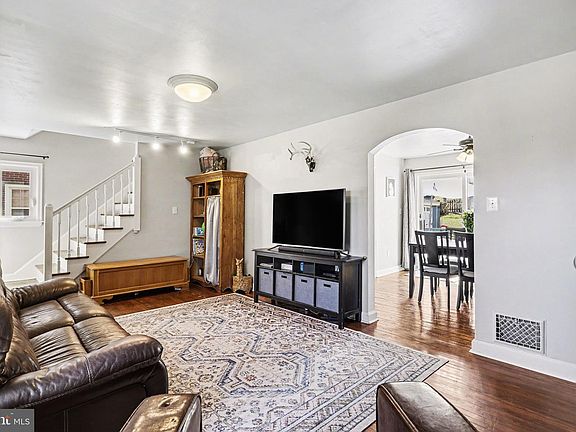 4th image of 416 Poplar Ave