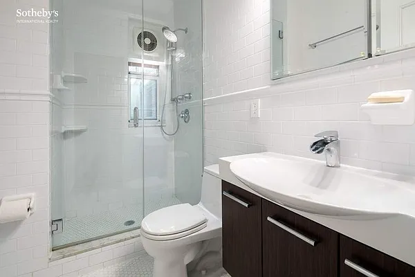 Sold by Sotheby's International Realty | media 7