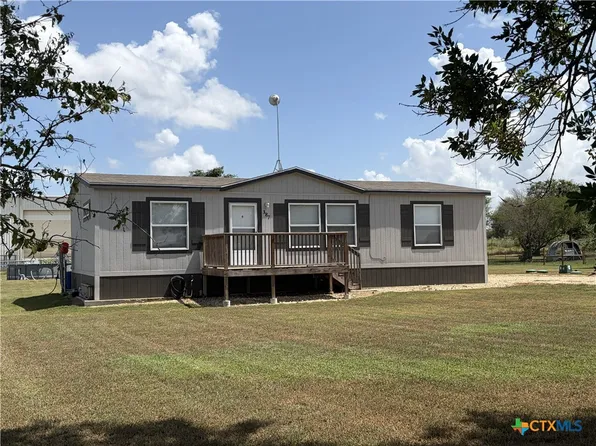 387 Adcock Rd, Victoria, TX 77905