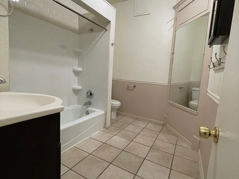 207 Midway Ave — Photo 23