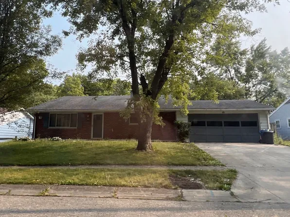 907 W Washington St, New Carlisle, OH 45344