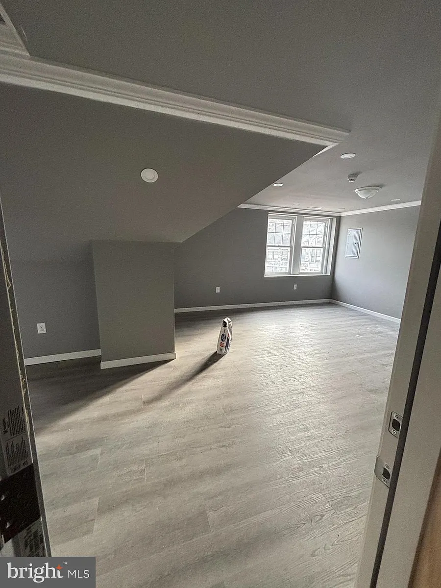 Building Photo - 2025 N 62nd St #3
