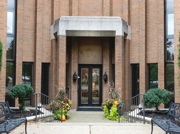 900 Washington Rd APT 512, Pittsburgh, PA 15228