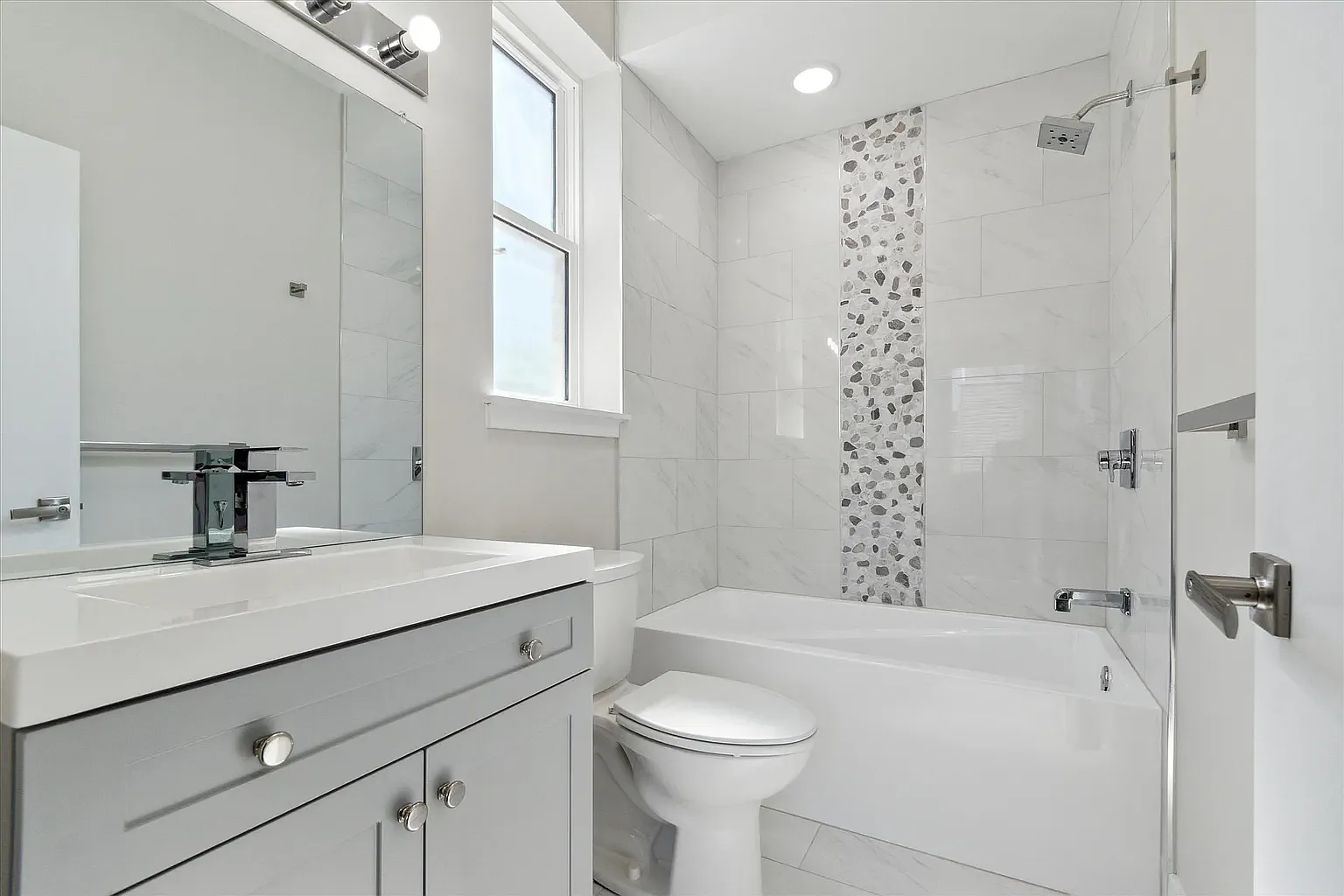 2 bed, $1,625 — Photo 3