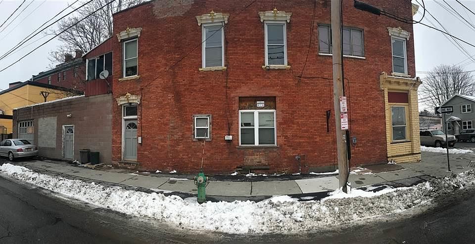 2nd image of 109 Ontario St