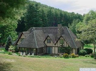 365 Schillings Crossing Rd, East Chatham, NY 12060