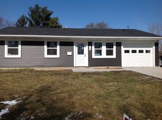 70 Oklahoma Ave SW, Cedar Rapids, IA 52404