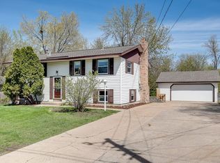 441 Sand Creek Dr NW, Coon Rapids, MN 55448