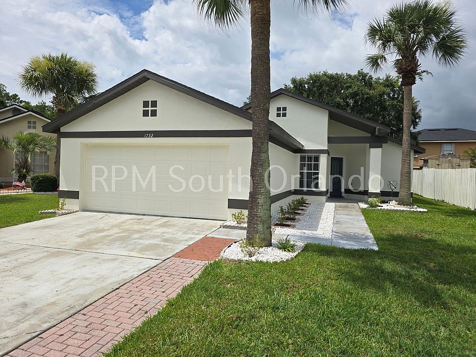 1st image of 1732 Brook Hollow Dr