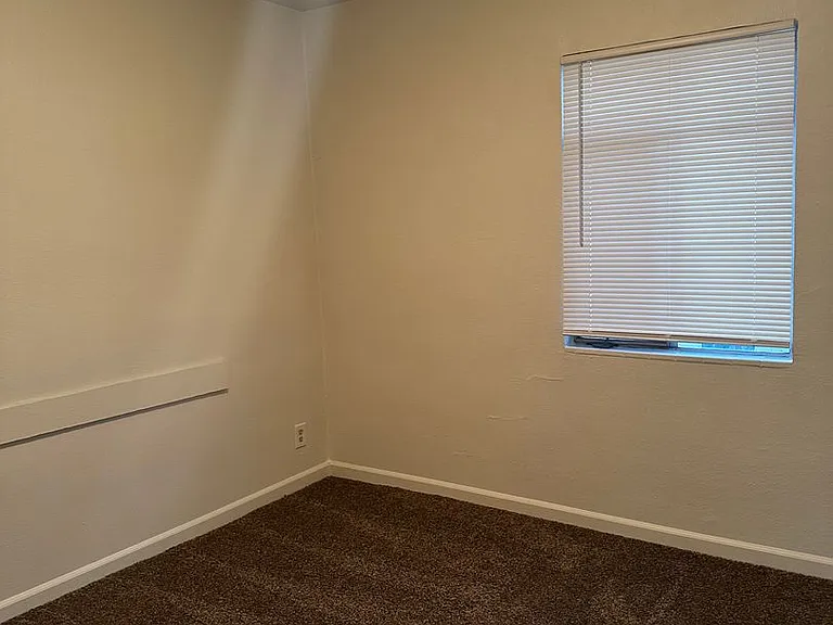 Stewart Street Apartments — Photo 4