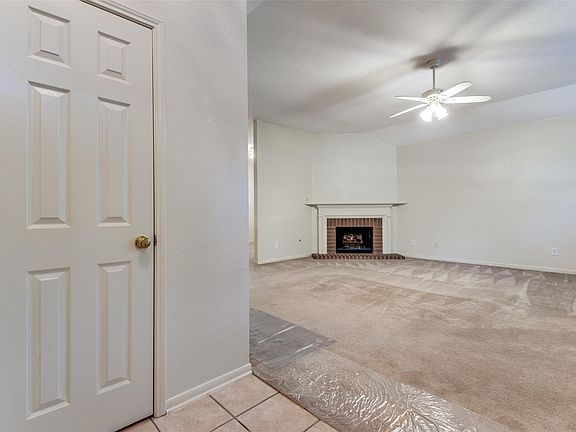 4th image of 127 S Winterport Cir