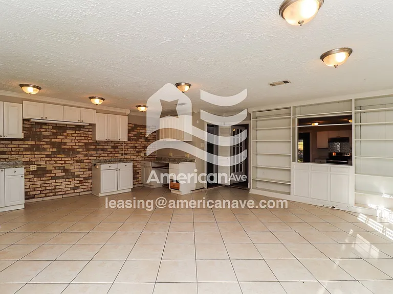 662408_006_dining_room_7.jpg