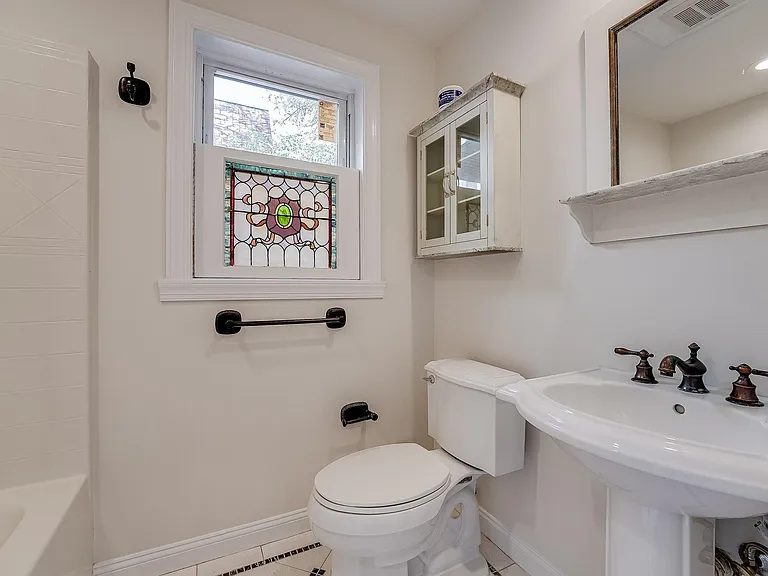 880 Summit Ave #2 — Photo 15