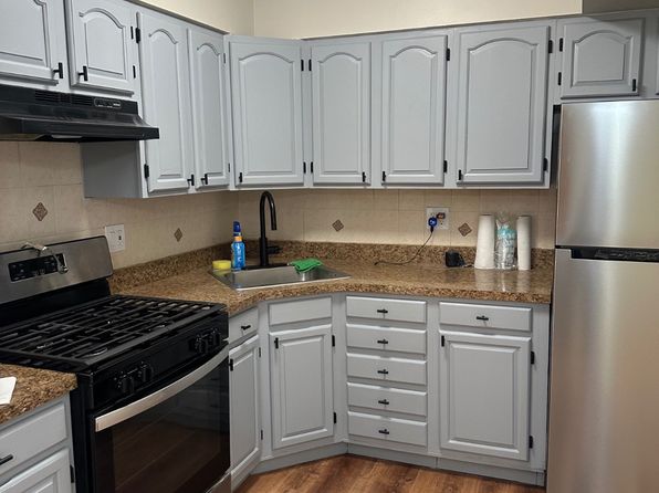 649 Autumn Ave FLOOR 2