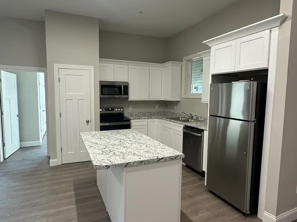 567 Dupont Rd #102, Morgantown, WV 26501