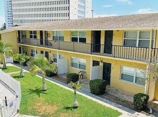 6820 Park St S APT 10, South Pasadena, FL 33707