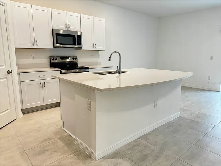 3037 Canary Ave — Photo 5