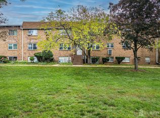 60 College Dr, Edison, NJ 08817