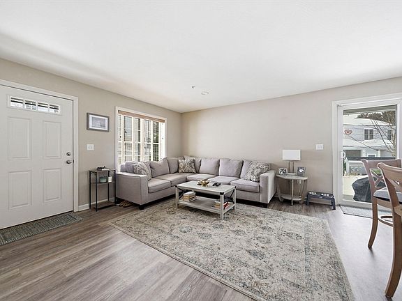 3rd image of 138 Elm St APT 38