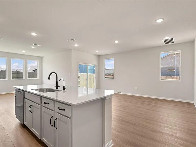 113 Coleto Trl — Photo 17