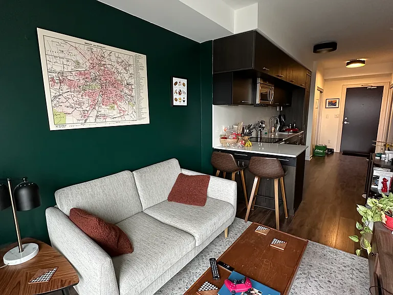 205 Manning Ave #210 — Photo 4