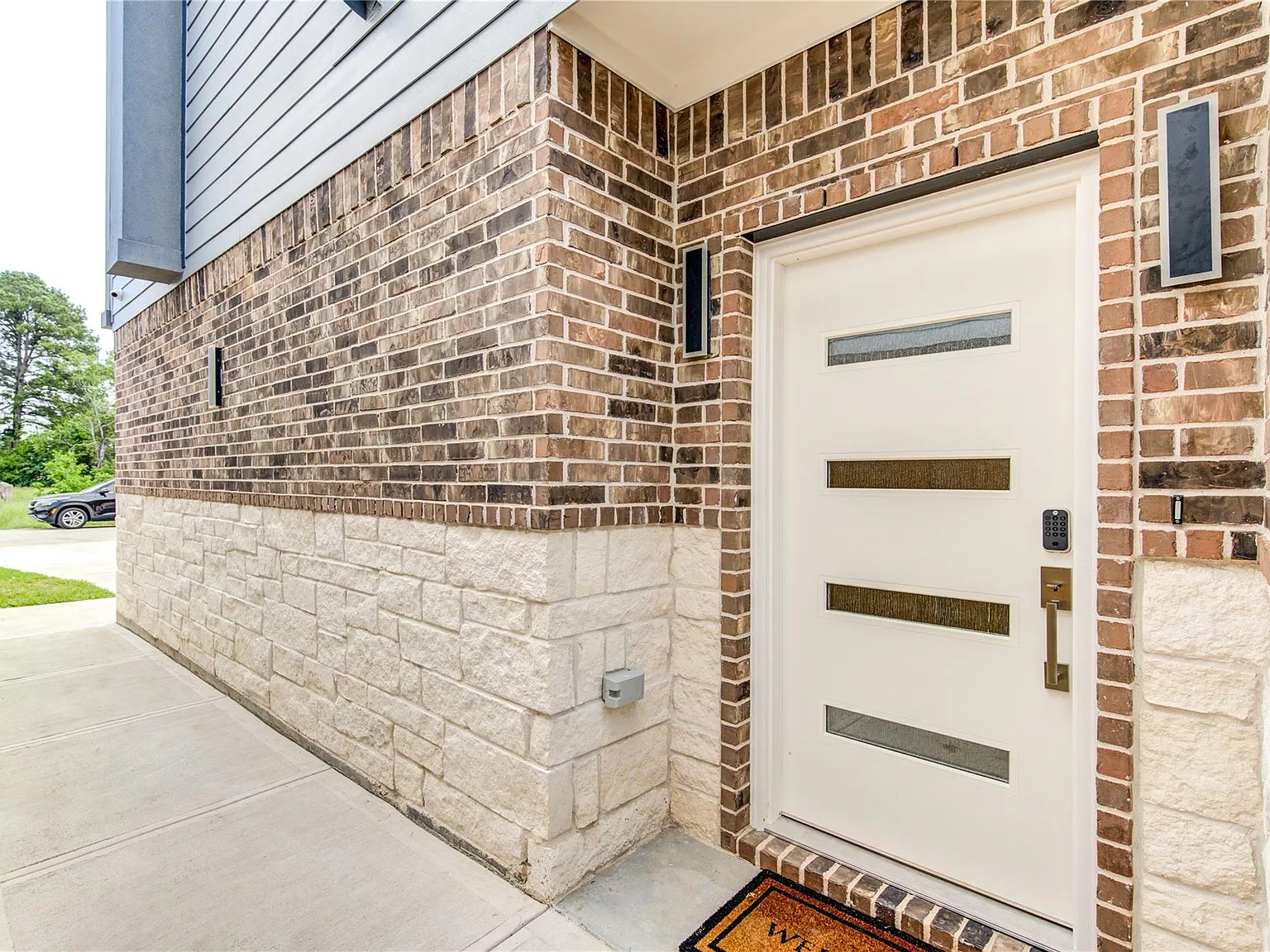 4 bed, 2.5 bath, 1970 sqft, $3,000 — Photo 3