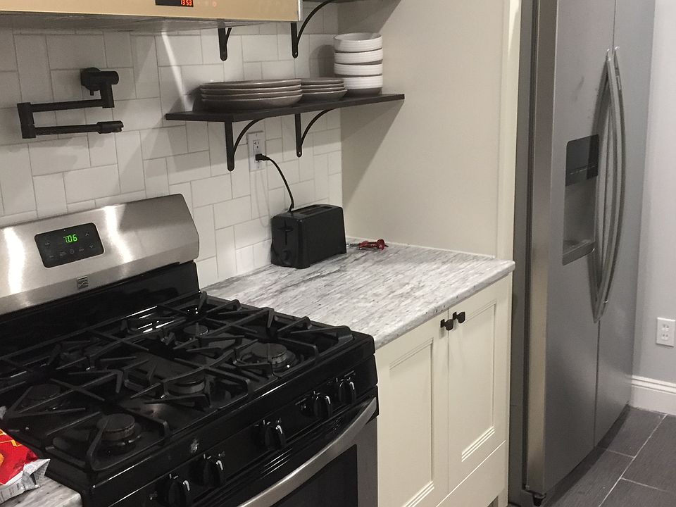 2nd image of 9976 Kinloch Ave