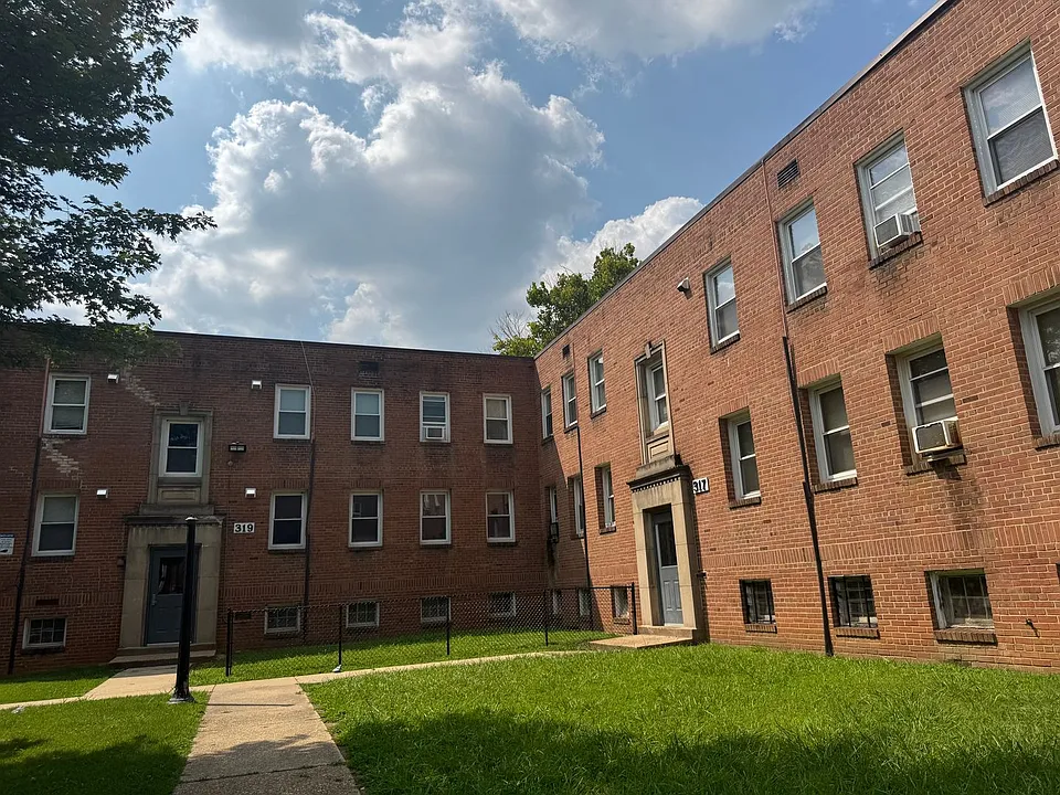 319 Anacostia Rd SE