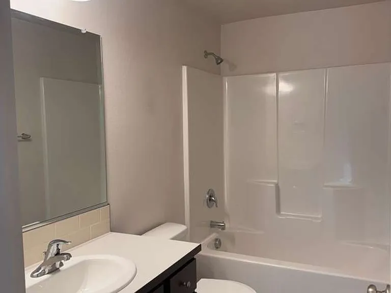 1642 Zoe Ave — Photo 14