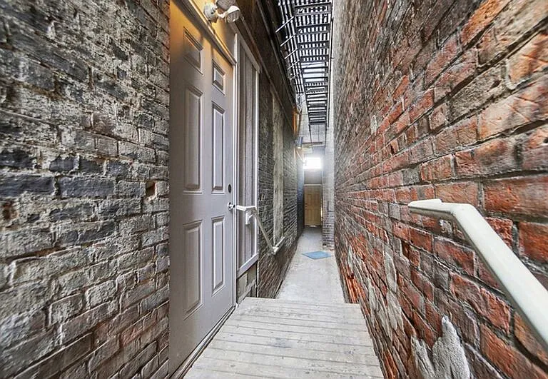 107 W Elder St #B — Photo 6