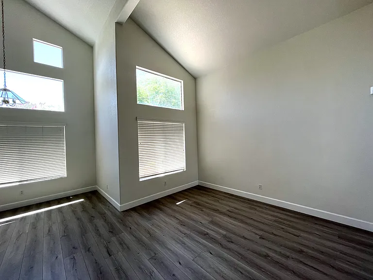 2407 Tottingham Rd — Photo 6