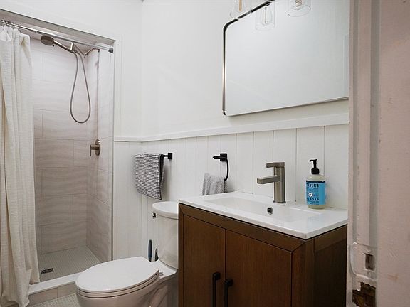 5th image of 83 Pleasant St APT 3