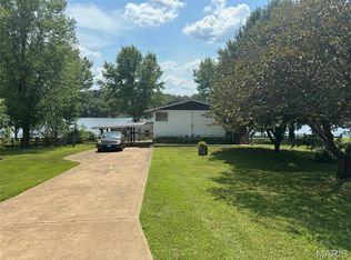 112 N Lake Dr, Leslie, MO 63056