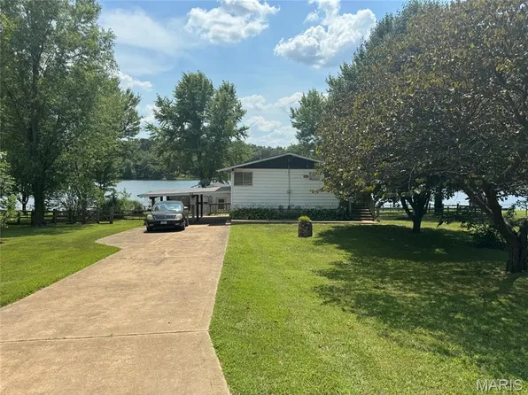 112 N Lake Dr, Leslie, MO 63056