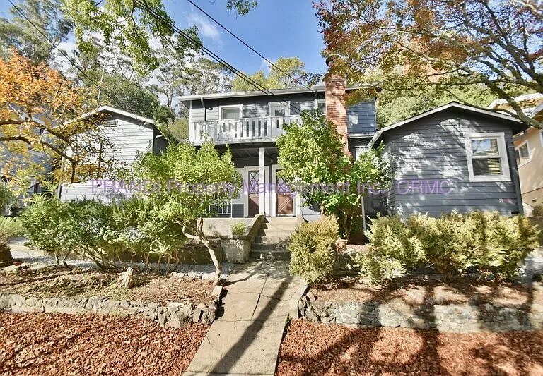 111 Chester Ave #B — Photo 1