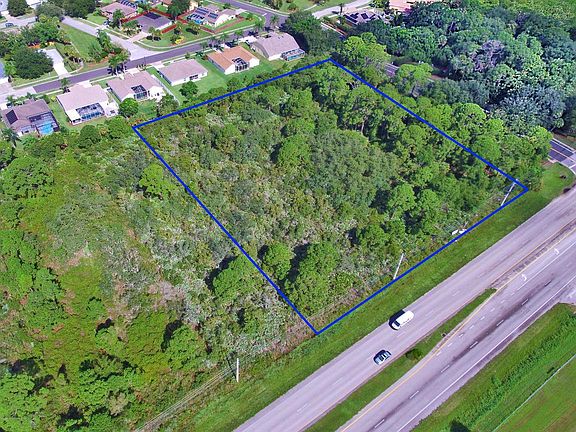 5th image of 370 N Courtenay Pkwy