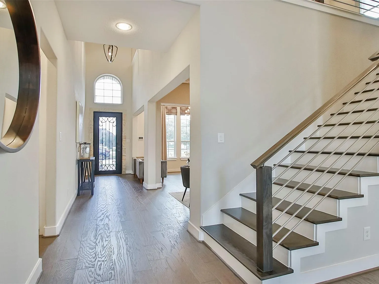 4 bed, 3.5 bath, 3506 sqft, $3,950 — Photo 2
