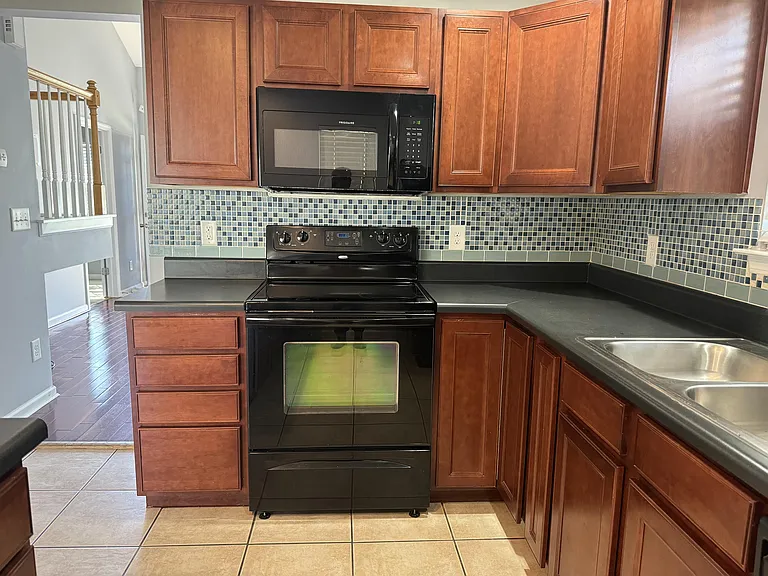 11142 Derryrush Dr — Photo 9