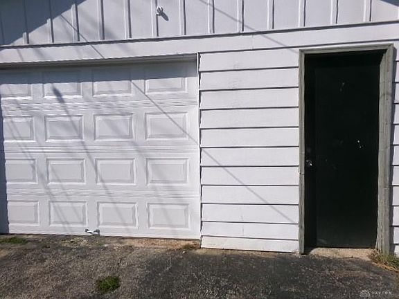 3rd image of 2153 Wilding Ave