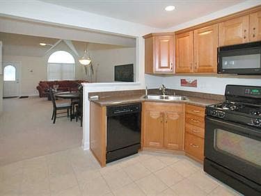 5th image of 5102 Hemlock Ln