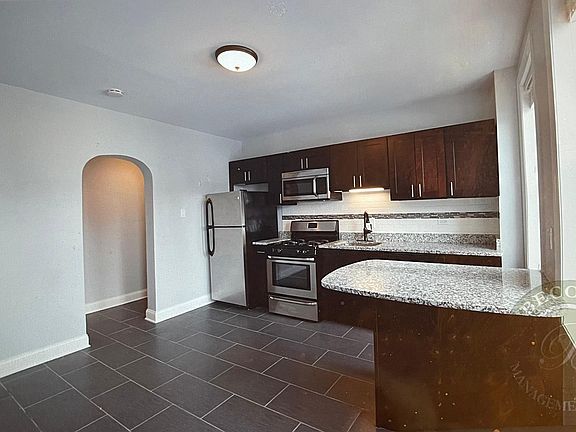 5th image of 5862 N Kenmore Ave #801