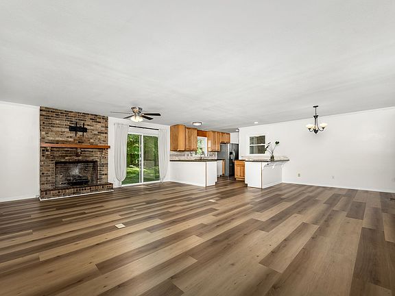 4th image of 223 Skyview Ln