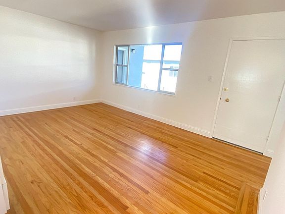 Living Room (Blind to be installed)