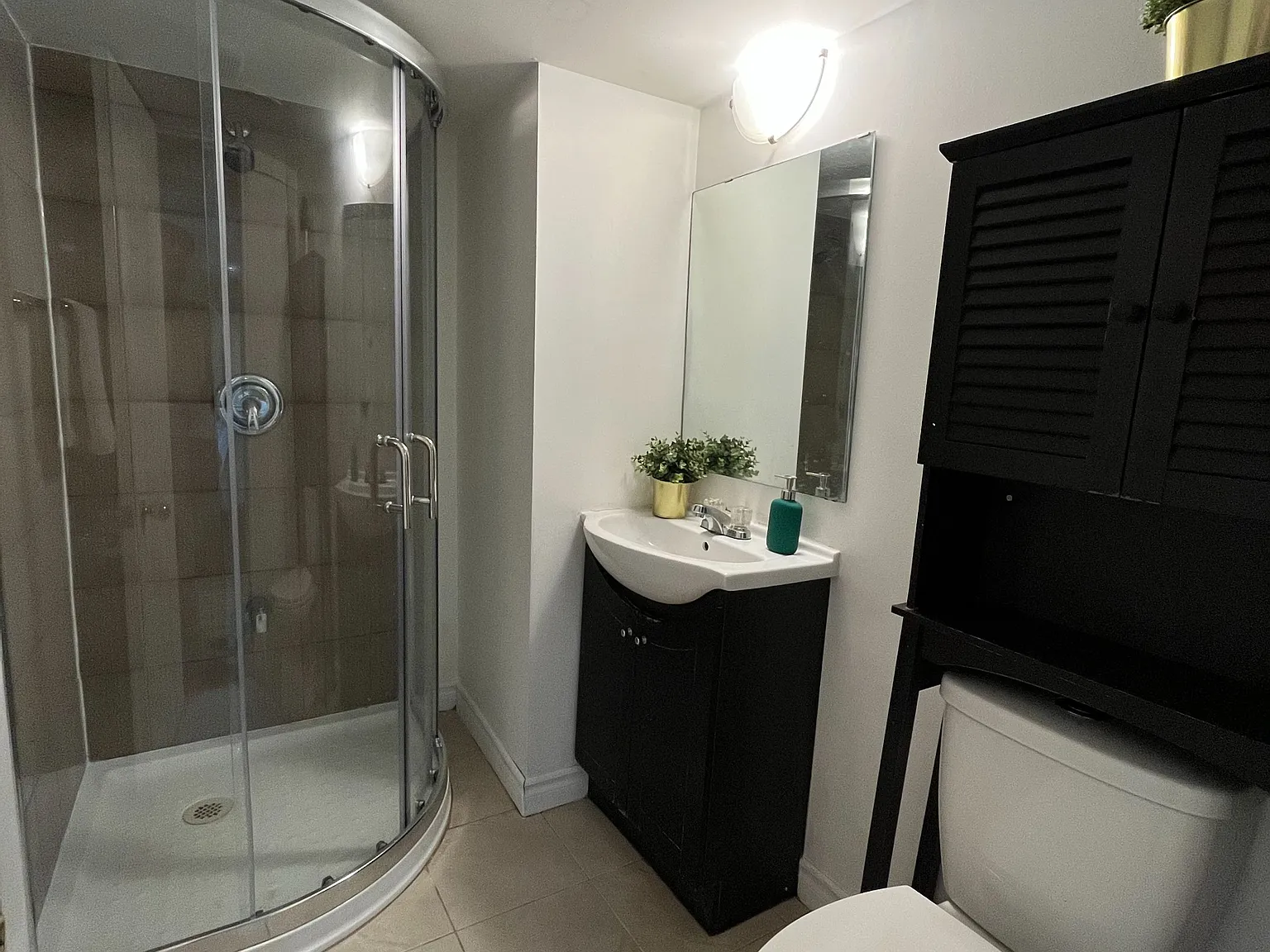 3 bed, $1,800 — Photo 4