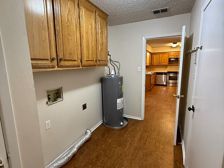 1408 N Newsom St #A — Photo 4