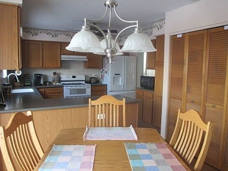 5th image of 670 Maple Dr