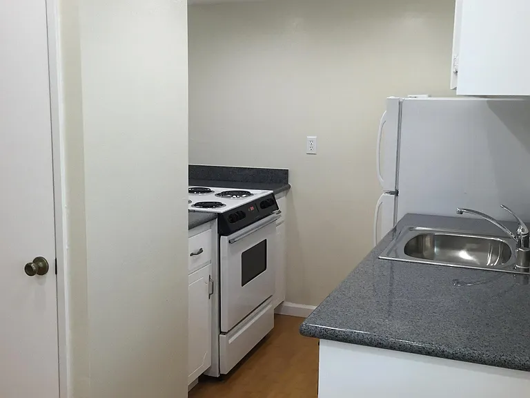 1987 Ascot Dr #1 — Photo 6